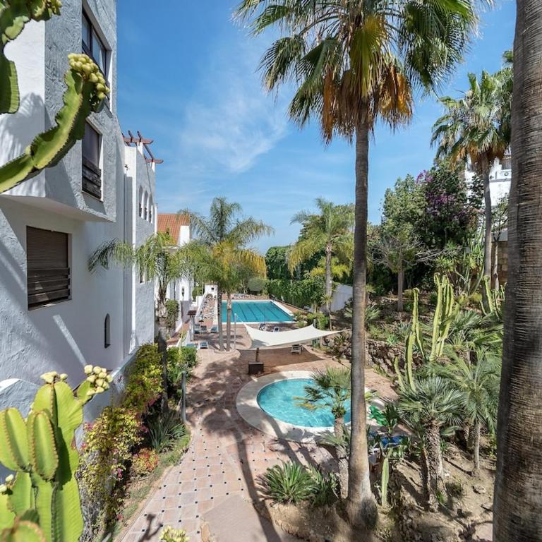 Charming & Modern 4BR Apartment - Apartment - 2