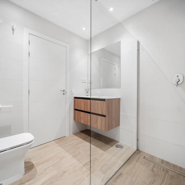 Charming & Modern 4BR Apartment - Apartment - 6