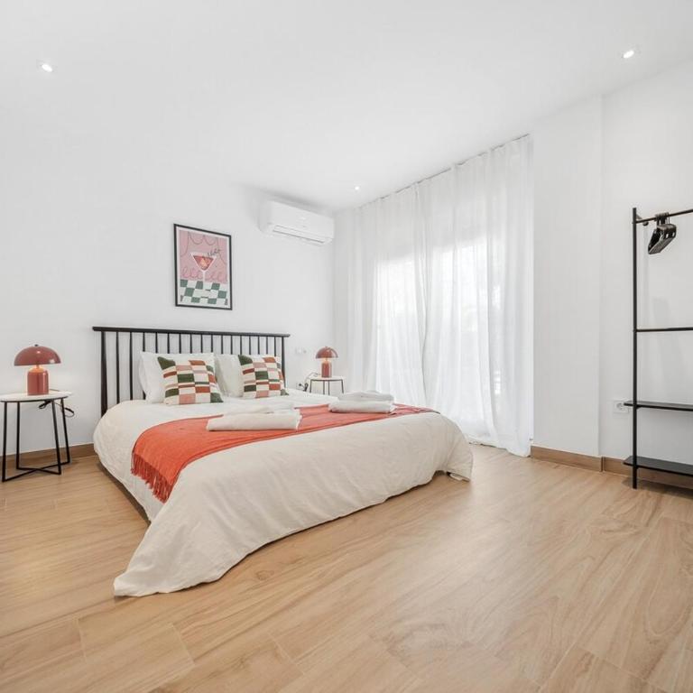 Charming & Modern 4BR Apartment - Apartment - 11