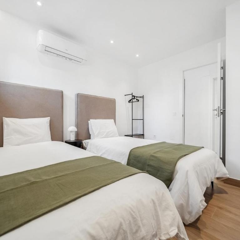 Charming & Modern 4BR Apartment - Apartment - 18