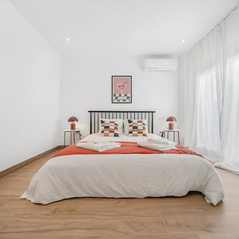 Charming & Modern 4BR Apartment - Apartment - 34