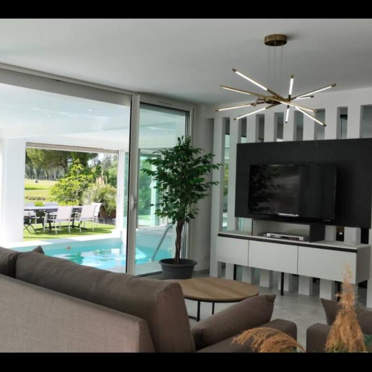 Logement de Prestige avec piscine Vue sur le Golf de la Grande Motte - Villa - 7