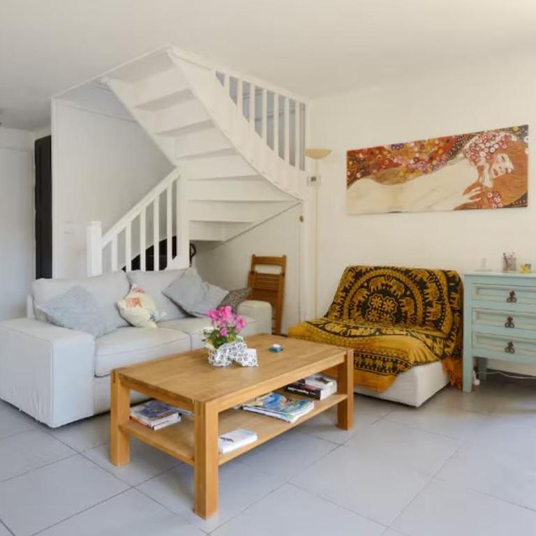 Jolie Chambre chaleureuse - Chambre Double - Vue sur Jardin - 1