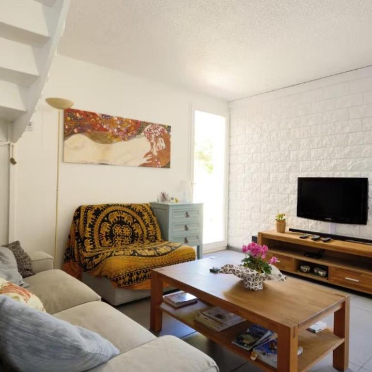 Jolie Chambre chaleureuse - Chambre Double - 13