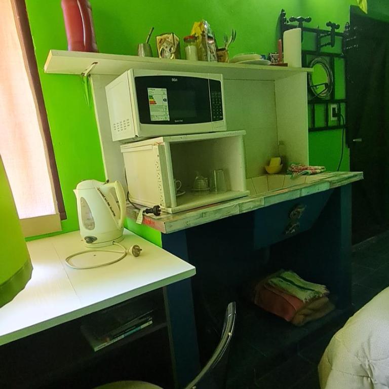 Habitación pequeña independiente con baño - Apartamento de 1 dormitorio - 5