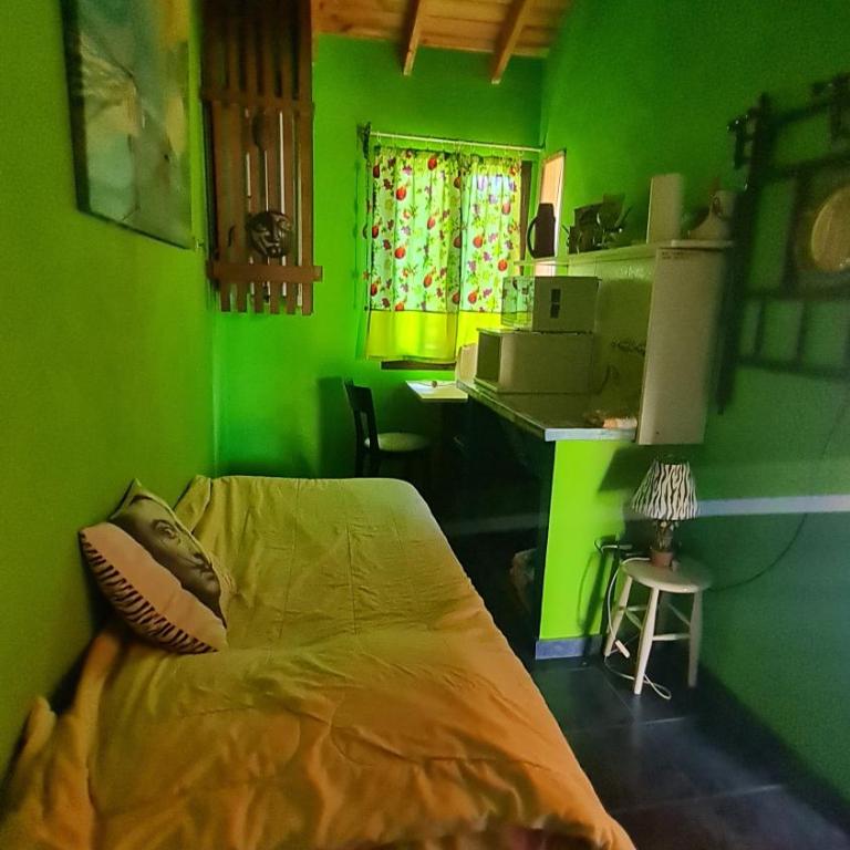 Habitación pequeña independiente con baño - Apartamento de 1 dormitorio - 8