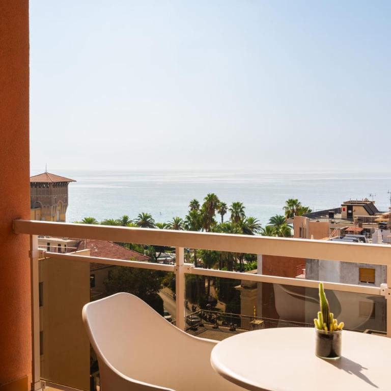 Hotel Careni Villa Italia - Camera Matrimoniale con Vista Mare - 8