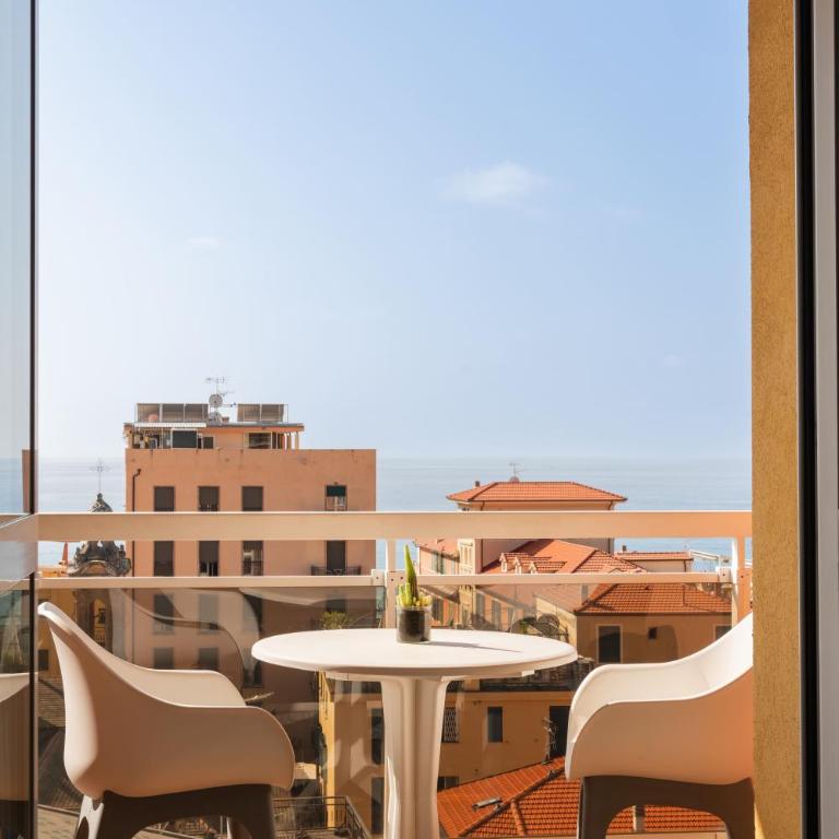 Hotel Careni Villa Italia - Camera Tripla Standard con Vista Mare - 5