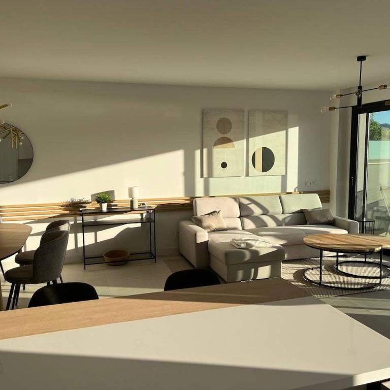 Beautiful City Apartment with in & outdoor pool - Appartamento con 2 Camere da Letto e Terrazza - 1