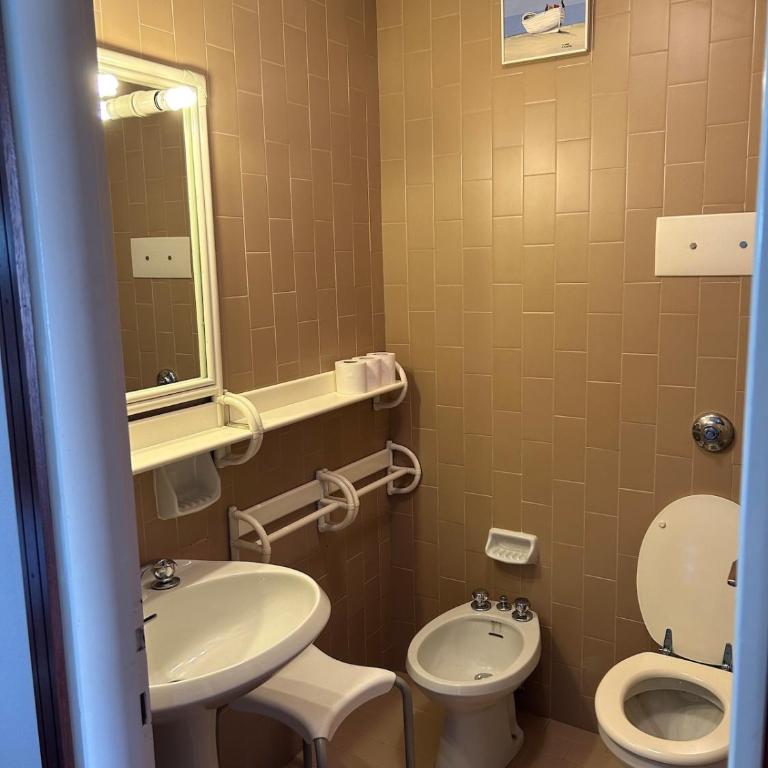 Ampio appartamento in centro con vista - parcheggio gratuito e Wi-fi - Two-Bedroom Apartment with Terrace - 21