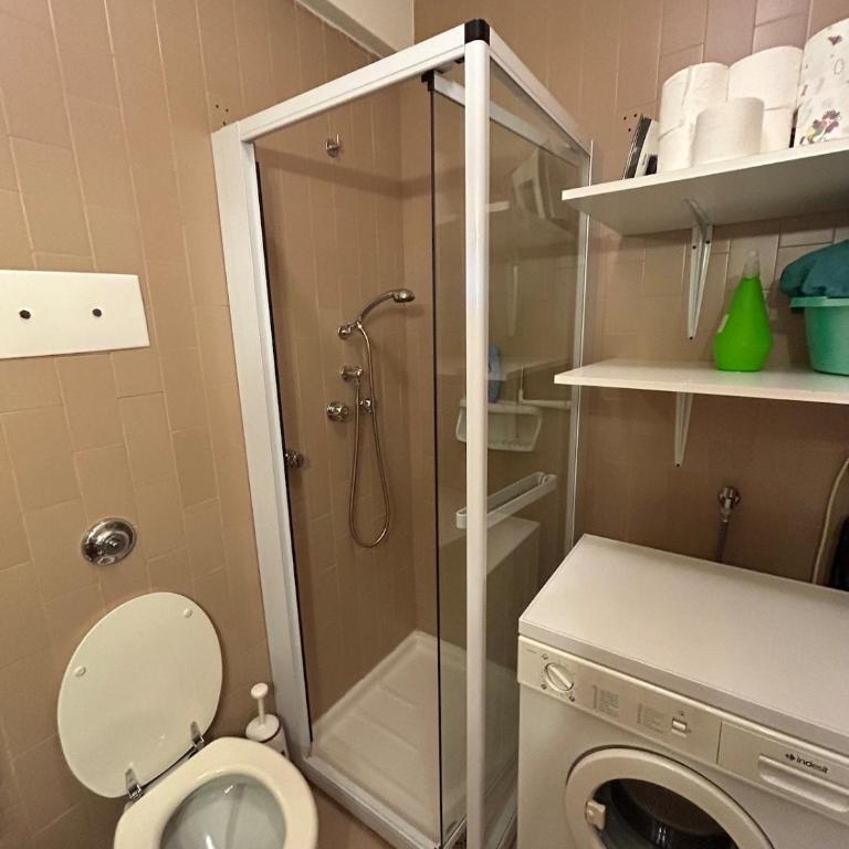 Ampio appartamento in centro con vista - parcheggio gratuito e Wi-fi - Two-Bedroom Apartment with Terrace - 16