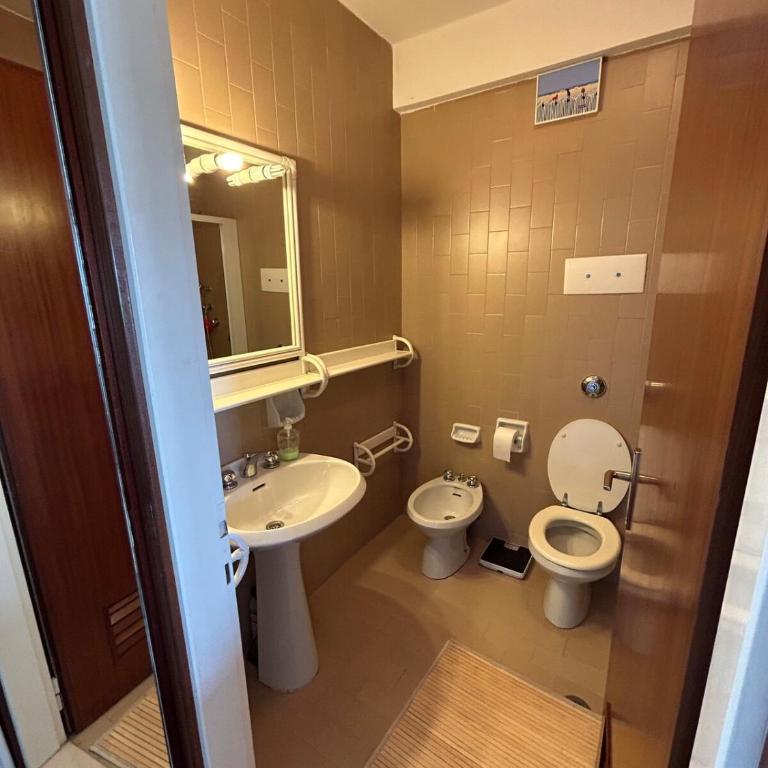 Ampio appartamento in centro con vista - parcheggio gratuito e Wi-fi - Two-Bedroom Apartment with Terrace - 15