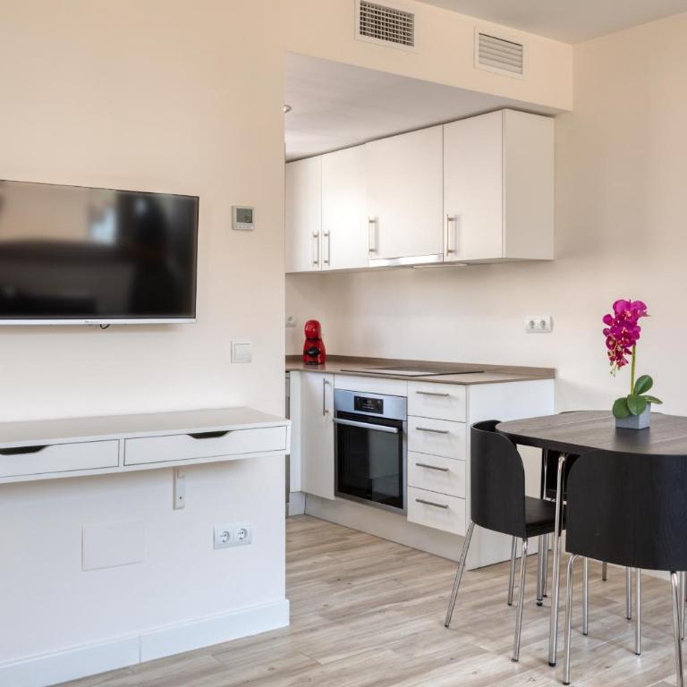 Apartamentos Donato by Croma - Two-Bedroom Apartment - 8