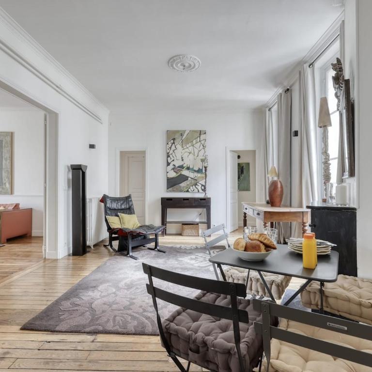 Spacious Typical Parisian Flat - Paris Le Marais - Appartement 2 Chambres - 8