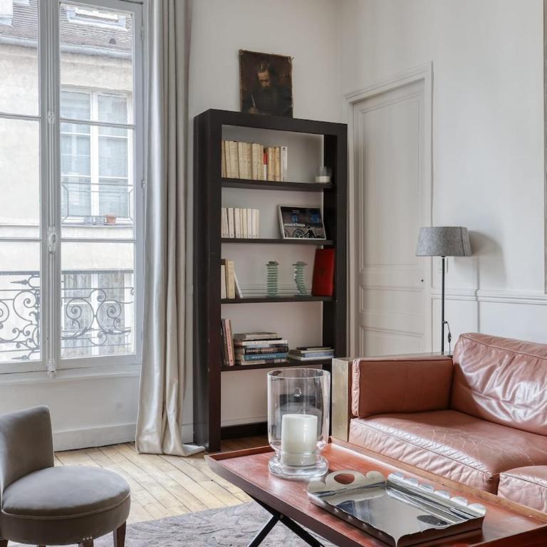Spacious Typical Parisian Flat - Paris Le Marais - Appartement 2 Chambres - 3