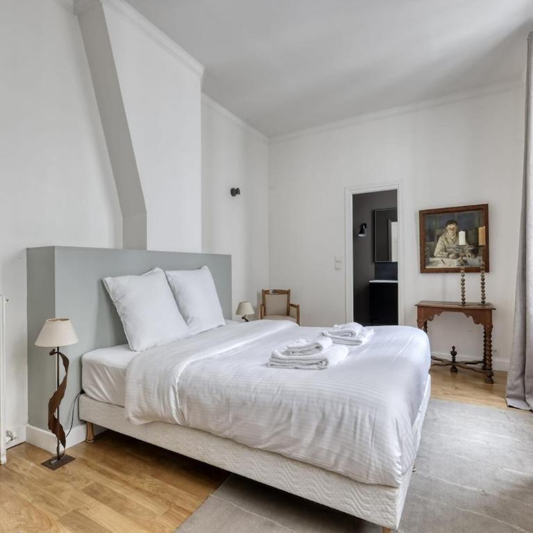 Spacious Typical Parisian Flat - Paris Le Marais - Appartement 2 Chambres - 16