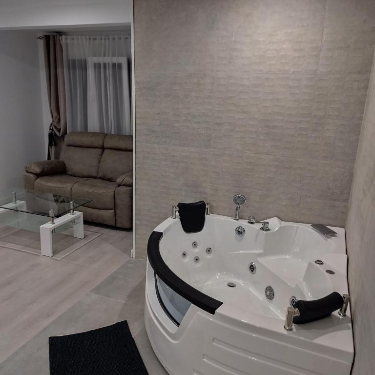 Mediterranean Stays Platinum - Deluxe Apartment - 11