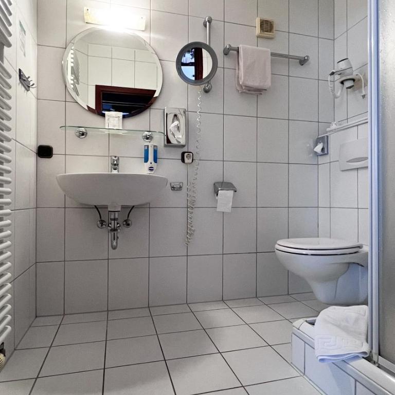 Kurhotel Wiedenmann - Einzelzimmer mit Bad - 4