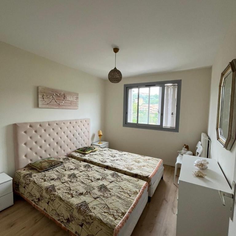 Grand appart 80m2 parking - Appartement 3 Chambres - 5