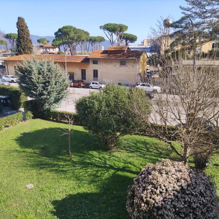 La Jolie - Double Room with Private External Bathroom - 2