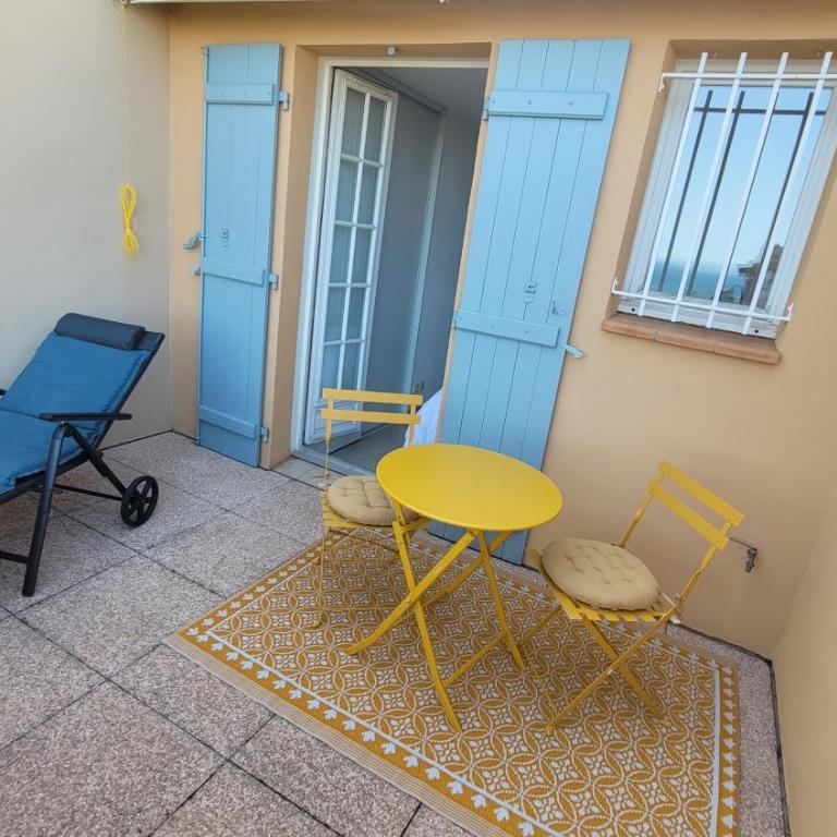 SEAVIEW house - 6-min WALK TO BEACH & RESTAURANTS - Pool - Private underground garage box - Garden - near Cannes - Maison 2 Chambres - 44