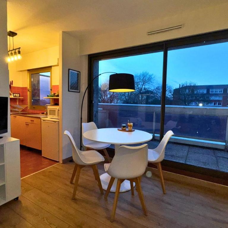 Chez Perrine, Magnifique Appartement Face aux Remparts - Appartement 1 Chambre - 2