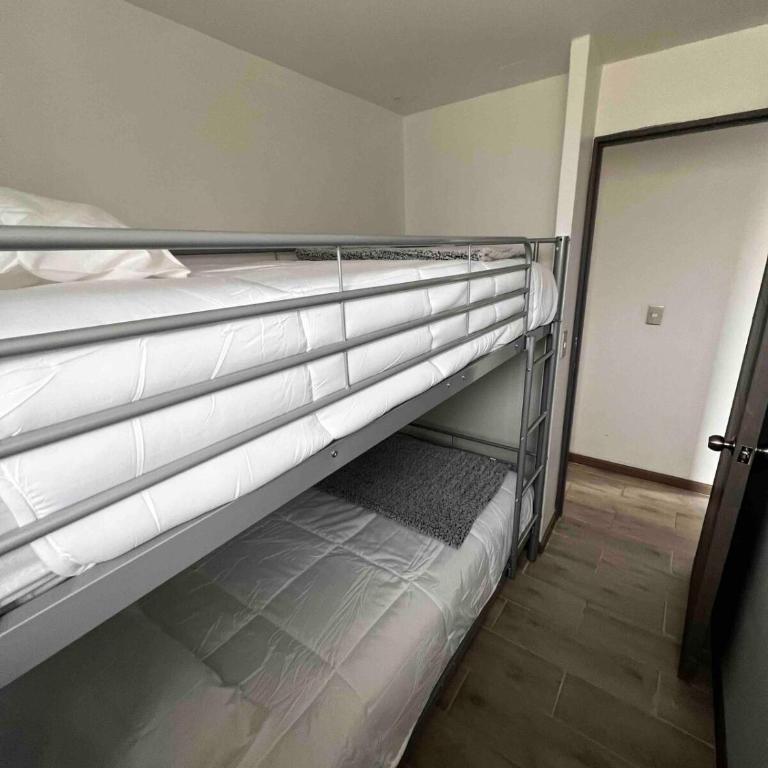 Departamento a pasos de la playa - Three-Bedroom Apartment - 10