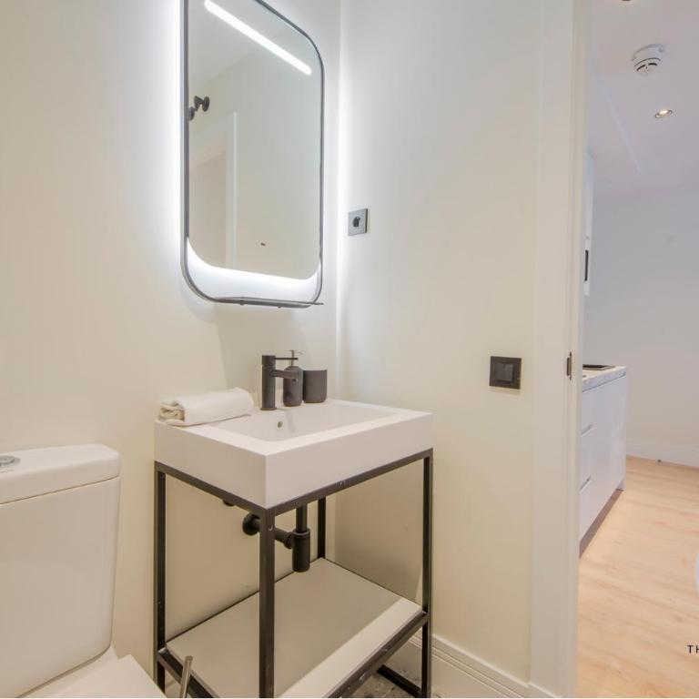 Malasaña luminosa para 4, descubre San Bernardo 20 E3 - One-Bedroom Apartment - 24