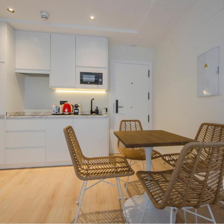 Malasaña luminosa para 4, descubre San Bernardo 20 E3 - One-Bedroom Apartment - 9