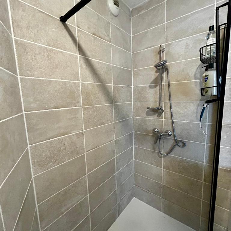 LE JULA - APPARTEMENT T2 PROCHE CENTRE VILLE - Parking privé - Apartment mit 1 Schlafzimmer - 20