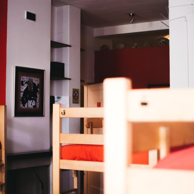 Sun Hostel - Krevet u Osmokrevetnoj Mešovitoj Spavaonici - 6