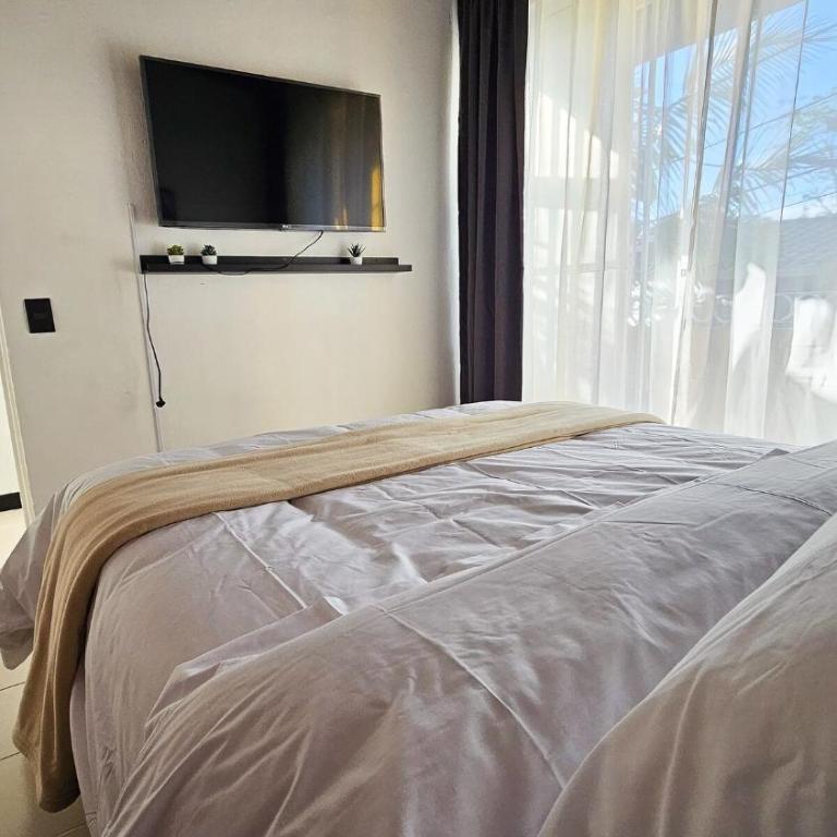 Elegant and Centrally Located Accommodation Easy access - Apartamento de 2 dormitorios - 1