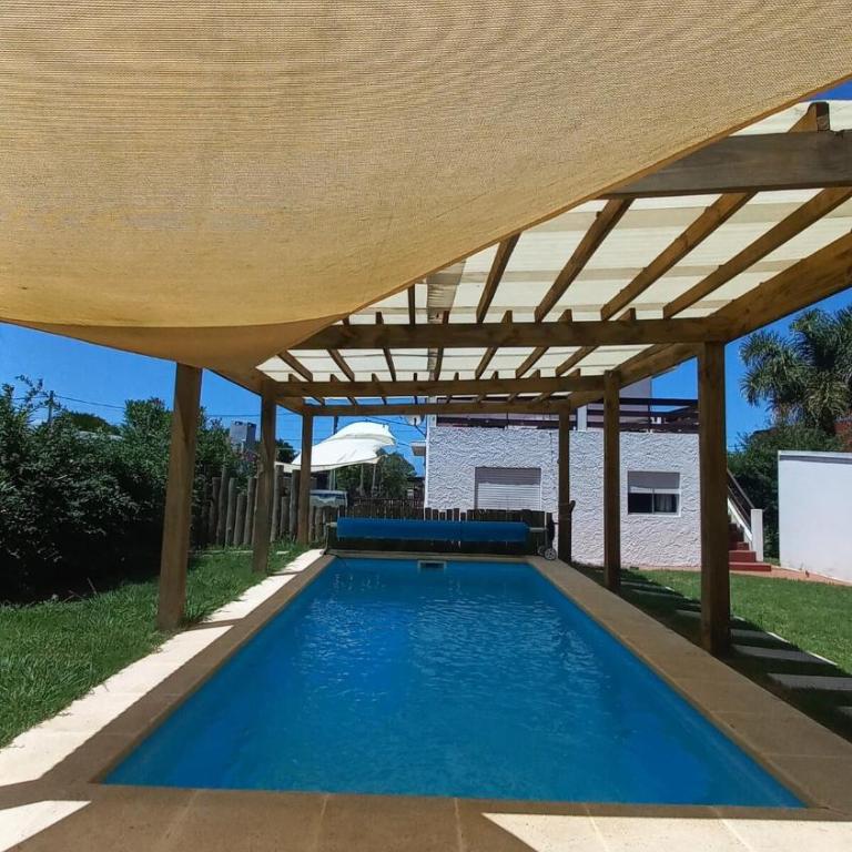 Casa Familiar - Casa de 3 dormitorios - 2