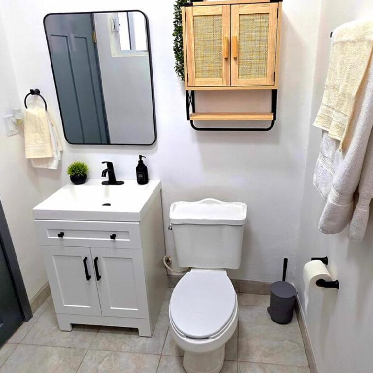 10 MIN FROM BEACH! 4 Queen Beds - Two-Bedroom House - 7