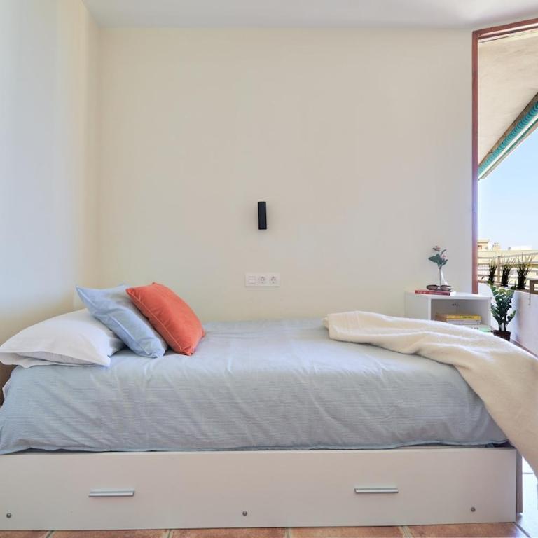Ocean Views & Remote Work - Two-Bedroom Apartment with Terrace and Sea View - 22