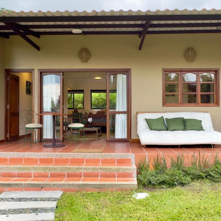 Hotel Mandalay 1941 - Suite with Mountain View - 1