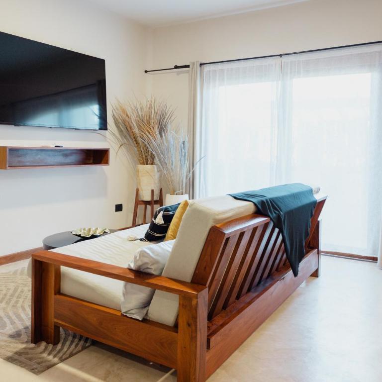 Ha'as Naj Suites Bananas - One-Bedroom Apartment with Pool View - 1