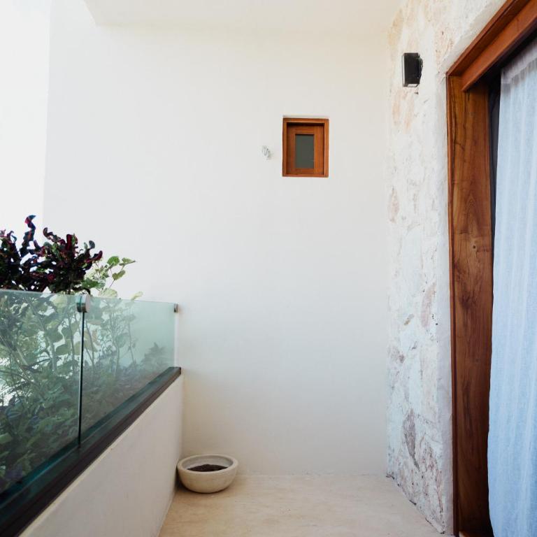 Ha'as Naj Suites Bananas - One-Bedroom Apartment with Pool View - 7