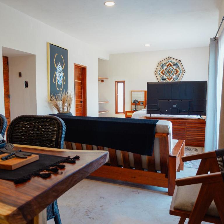 Ha'as Naj Suites Bananas - One-Bedroom Loft Apartment with Balcony - 4