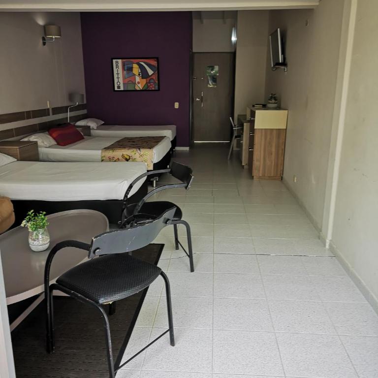 Hotel el Tesoro - Family Room - 4