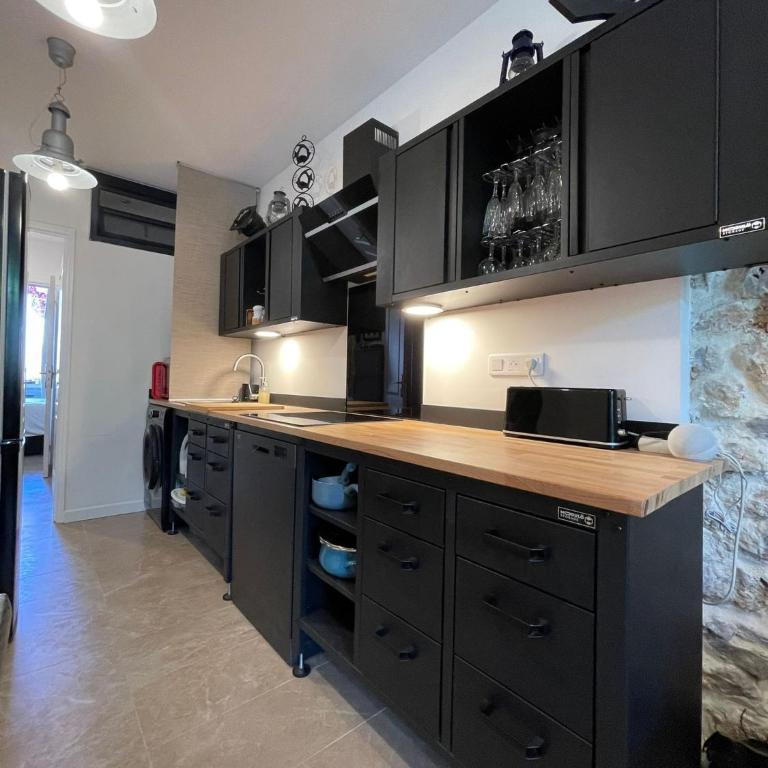 À 1km Plage du Midi et Palais des Festivals - Appartement Centre Cannes avec Cour Extérieur Privée - Apartment mit 1 Schlafzimmer und Terrasse - 25