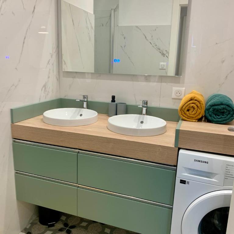 Place Des Vosges - Appartement avec Balcon - 18
