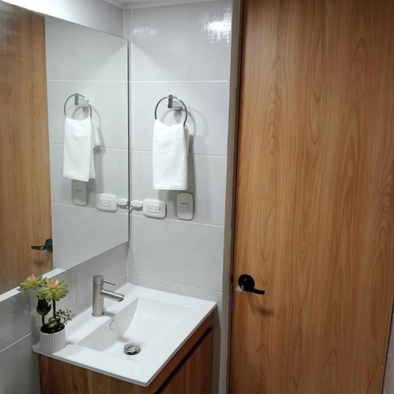 Al norte de la ciudad cerca a tus lugares favoritos - Apartamento de 2 dormitorios - 9