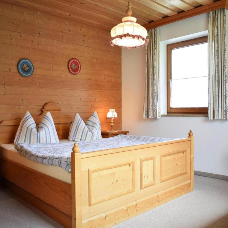 Ferienwohnung mit Balkon in der Nähe des - Apartment mit 2 Schlafzimmern - 4