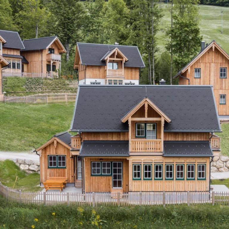 Chalet near Lake Grundlsee & Ski Lift - Three-Bedroom Vacation Home - 6