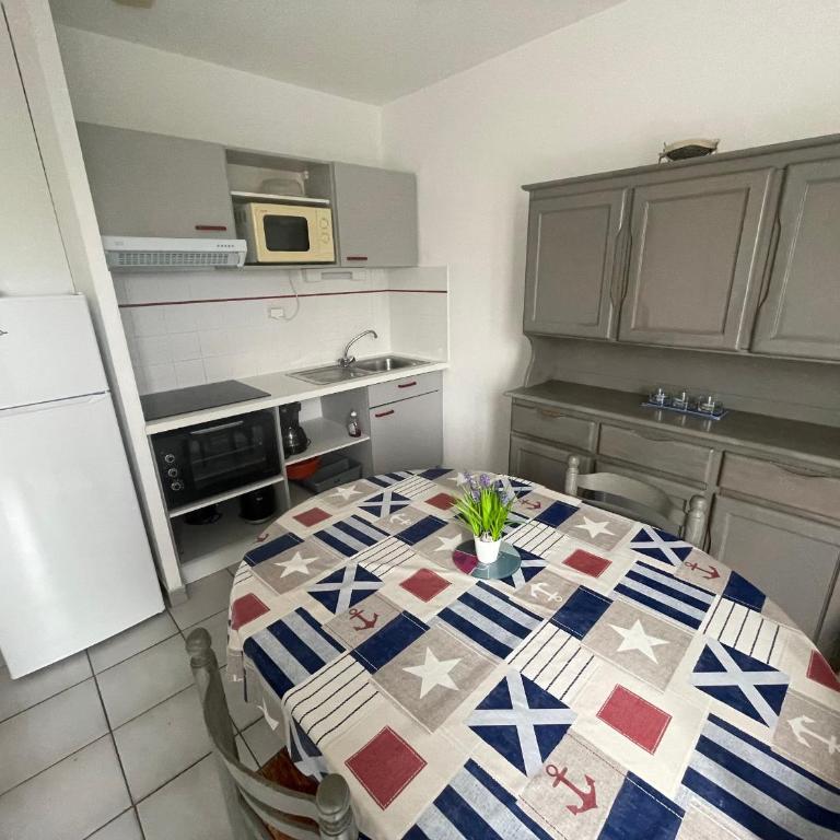 Maison avec Jardin, 900m Plage, 2 Chambres, Parking Inclus, Animaux Acceptés - La Tranche-sur-Mer - FR-1-22-173 - Casa de vacaciones (4 adultos) - 2