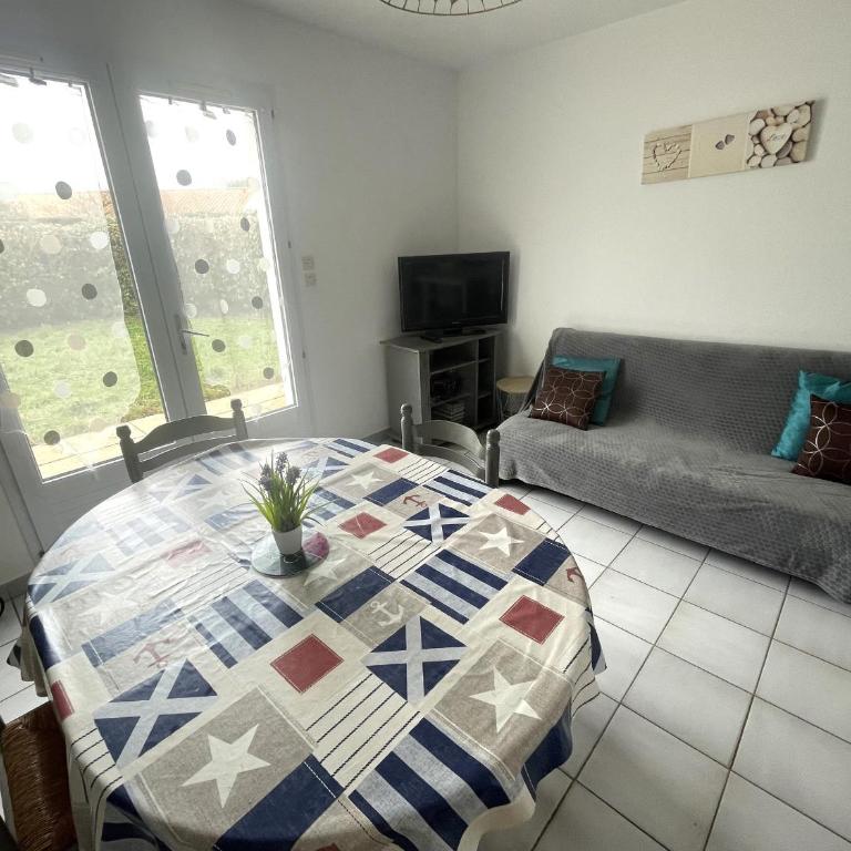 Maison avec Jardin, 900m Plage, 2 Chambres, Parking Inclus, Animaux Acceptés - La Tranche-sur-Mer - FR-1-22-173 - Casa de vacaciones (4 adultos) - 4