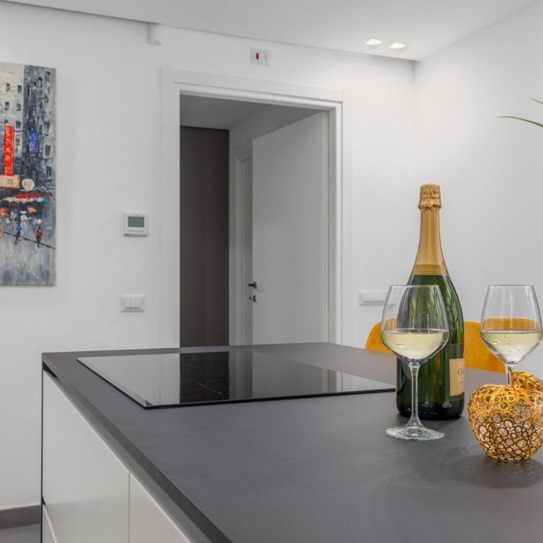 Luxury Apartment with Private Spa-Free Parking - Appartement - 13