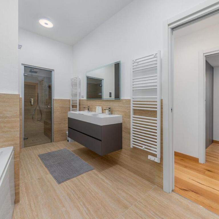 Luxury Apartment with Private Spa-Free Parking - Appartement - 6