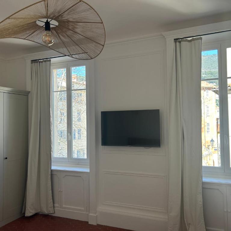 "Couleur Parfum" amazing Sea View Balcony FREE PARKING - Two-Bedroom Apartment - 2